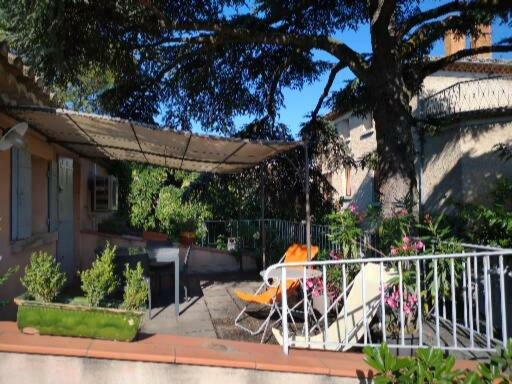 Maison De Ville Aux Couleurs Provencales. Villa Карпентра Екстериор снимка